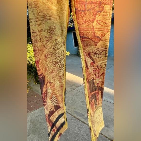 Eye of Horus RARE Niyama Sol leggings. Egyptian Hieroglyphs throughout,gold tone - Picture 6 of 7